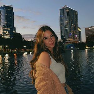 Meet your Posher, Tori